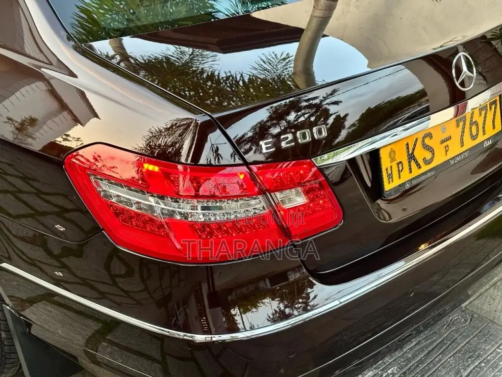 Mercedes-Benz E200 2011 Car (Used)