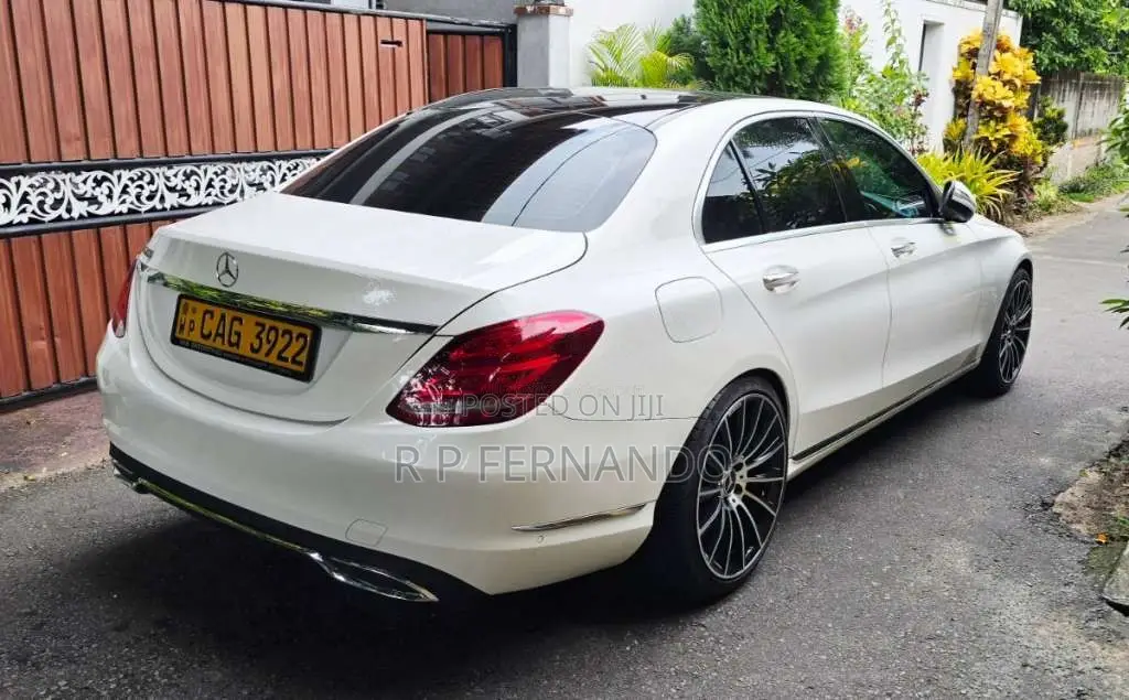 Mercedes-Benz C200 Premium Plus 2015 Car (Used)