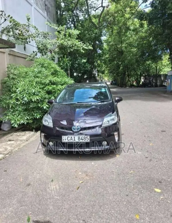 Toyota Prius 2012 Car (Used)