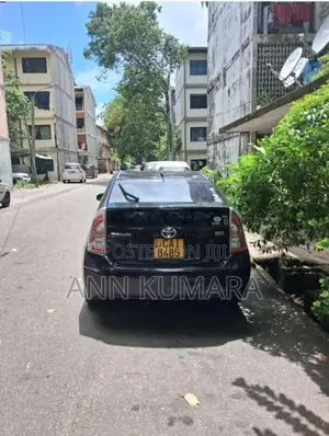 Toyota Prius 2012 Car (Used)