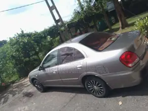 Nissan N16 2011 Car (Used)
