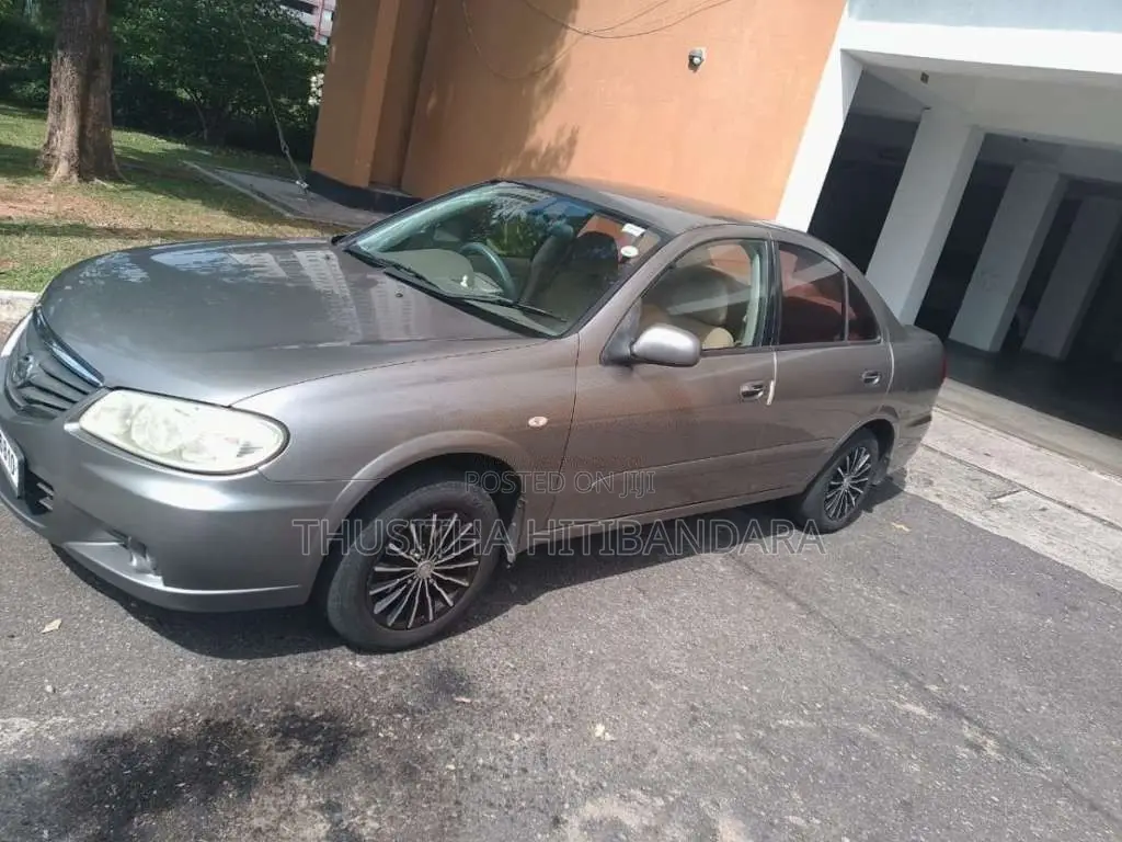 Nissan N16 2011 Car (Used)