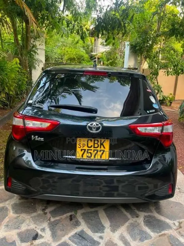 Toyota Vitz 2019 Car (Used)