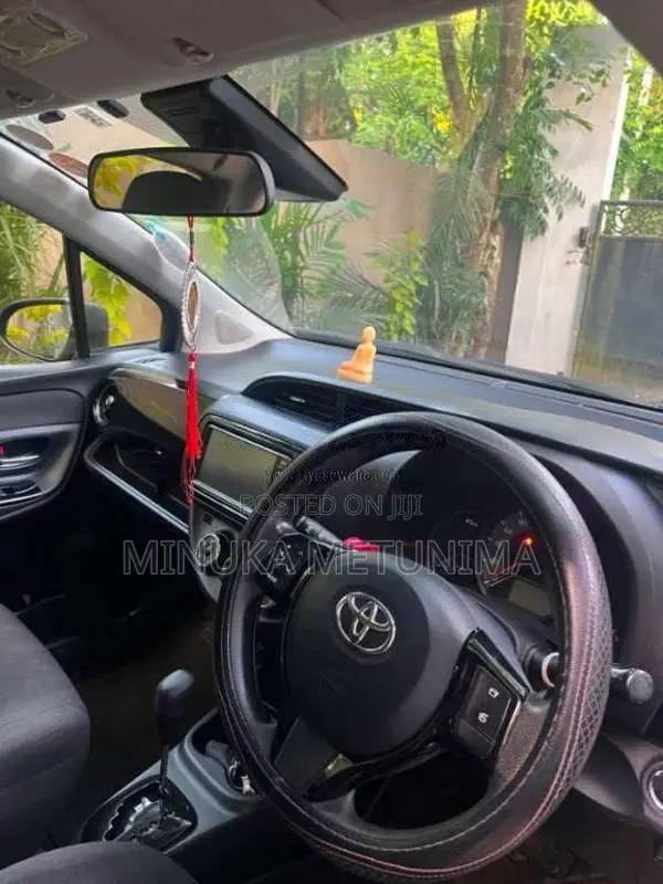 Toyota Vitz 2019 Car (Used)