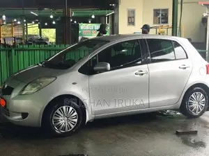 Toyota Vitz 2007 Car (Used)