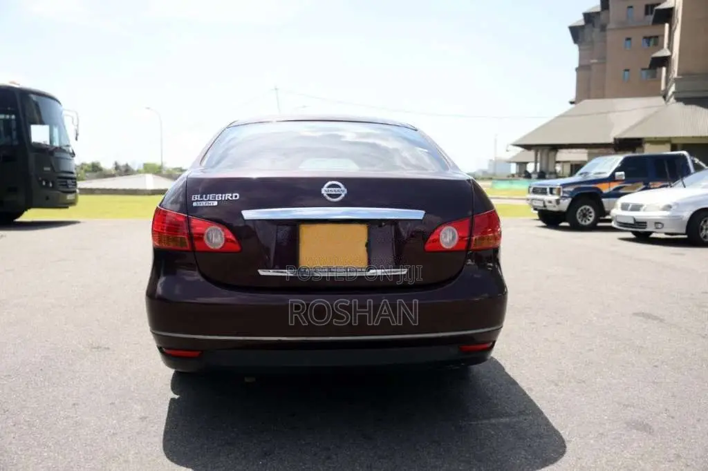Nissan Bluebird 2011 Car (Used)