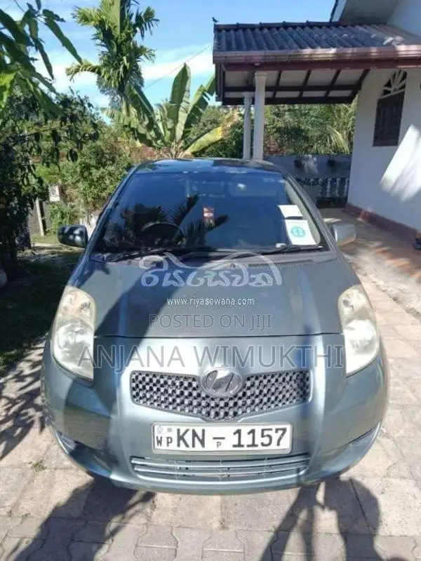 Toyota Vitz 2007 Car (Used)