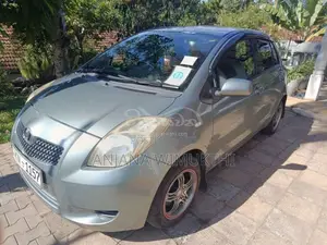 Toyota Vitz 2007 Car (Used)