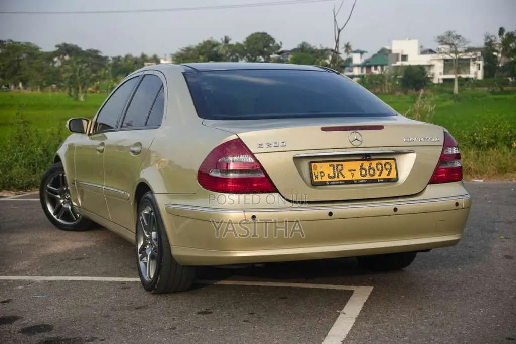 Mercedes-Benz W211 E200 2004 Car (Used)