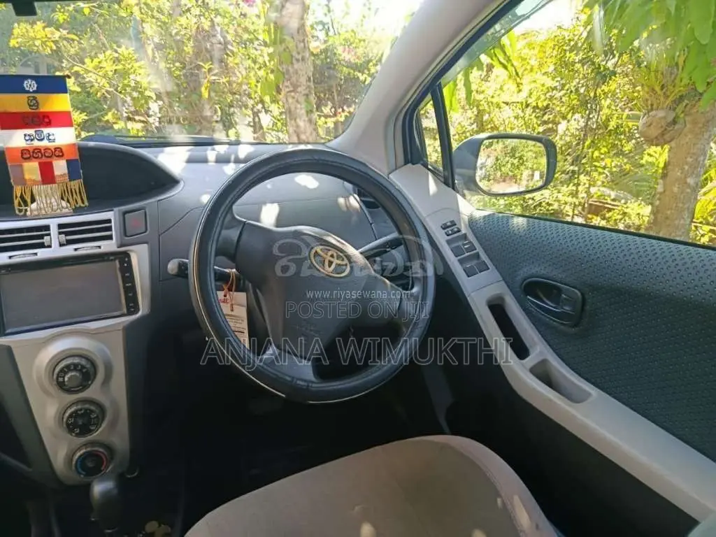 Toyota Vitz 2007 Car (Used)