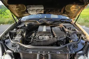 Mercedes-Benz W211 E200 2004 Car (Used)