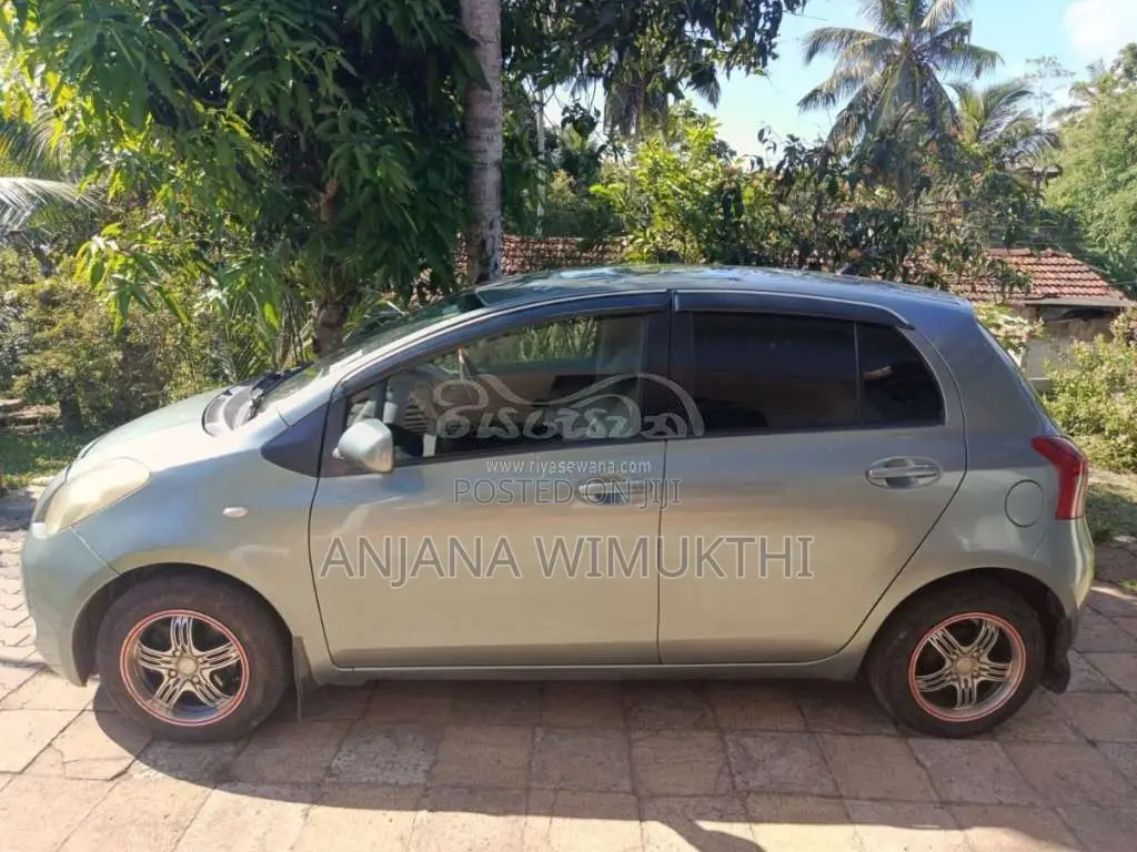 Toyota Vitz 2007 Car (Used)