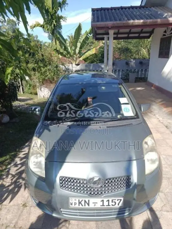 Toyota Vitz 2007 Car (Used)