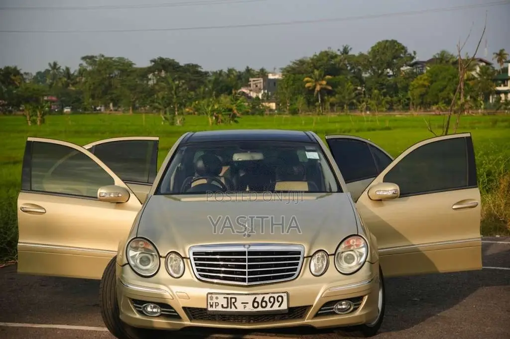 Mercedes-Benz W211 E200 2004 Car (Used)