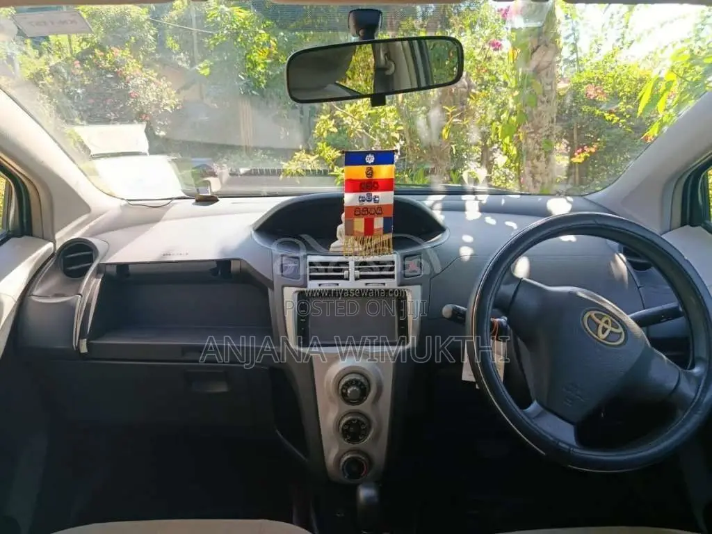 Toyota Vitz 2007 Car (Used)