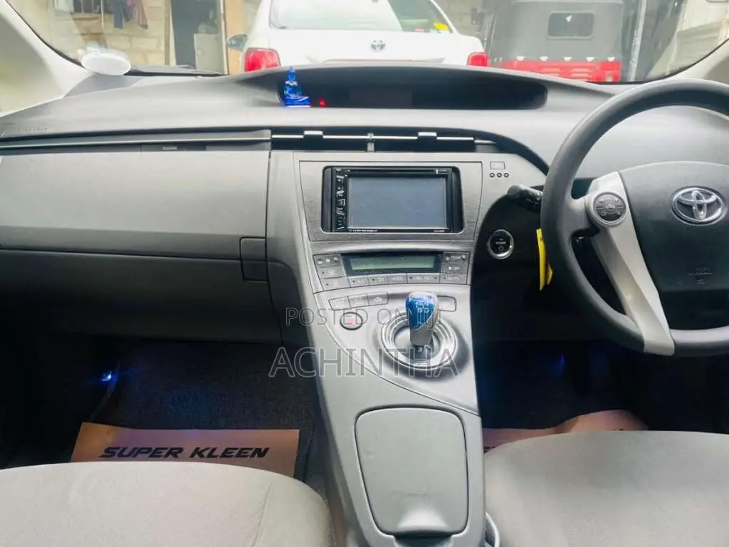Toyota Prius 2010 Car (Used)
