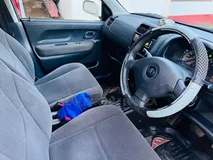 Suzuki Swift 2004 Car (Used)