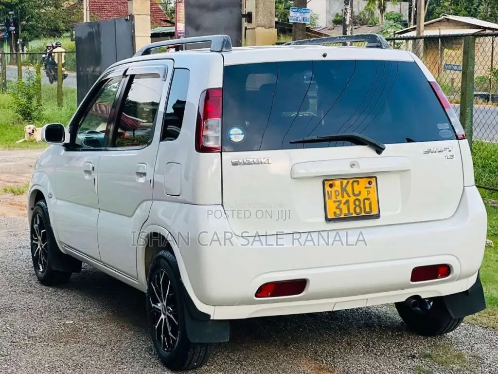 Suzuki Swift 2004 Car (Used)