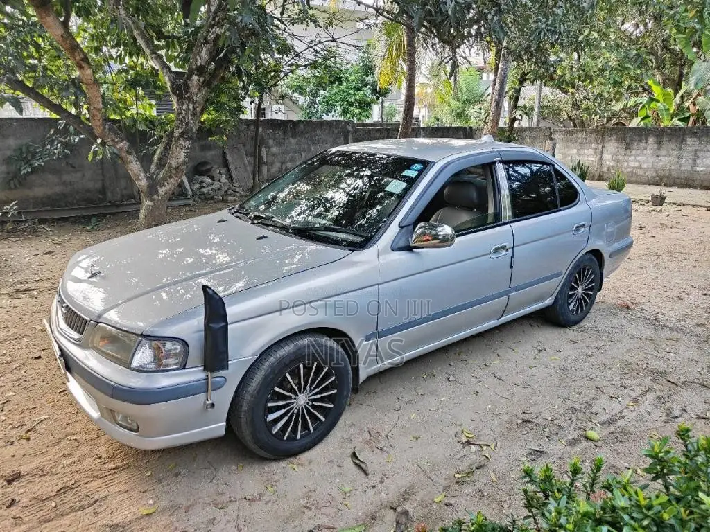 Nissan FB15 2000 Car (Used)