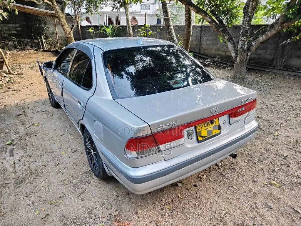 Nissan FB15 2000 Car (Used)