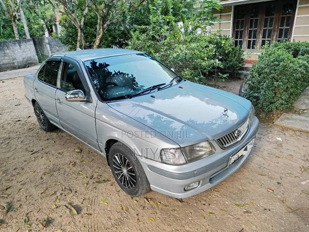 Nissan FB15 2000 Car (Used)