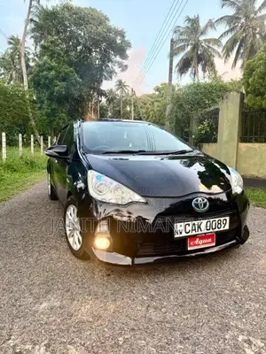 Toyota Aqua 2013 Car (Used)