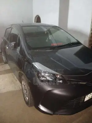 Toyota Vitz 2015 Car (Used)