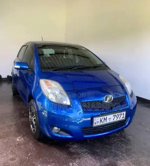 Toyota Vitz 2008 Car (Used)