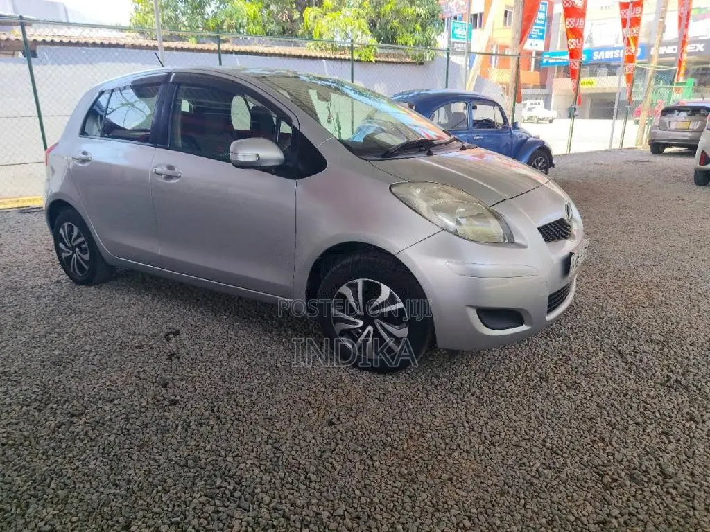 Toyota Vitz 2009 Car (Used)