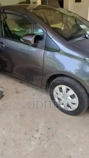 Toyota Vitz 2015 Car (Used)