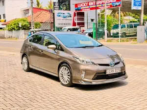 Toyota Prius 2014 Car (Used)