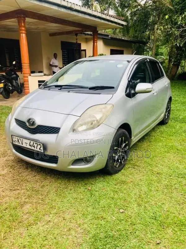 Toyota Vitz 2010 Car (Used)