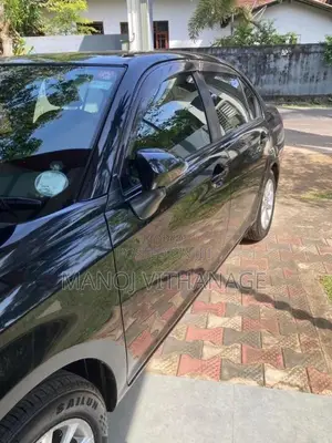 Toyota Axio 2013 Car (Used)