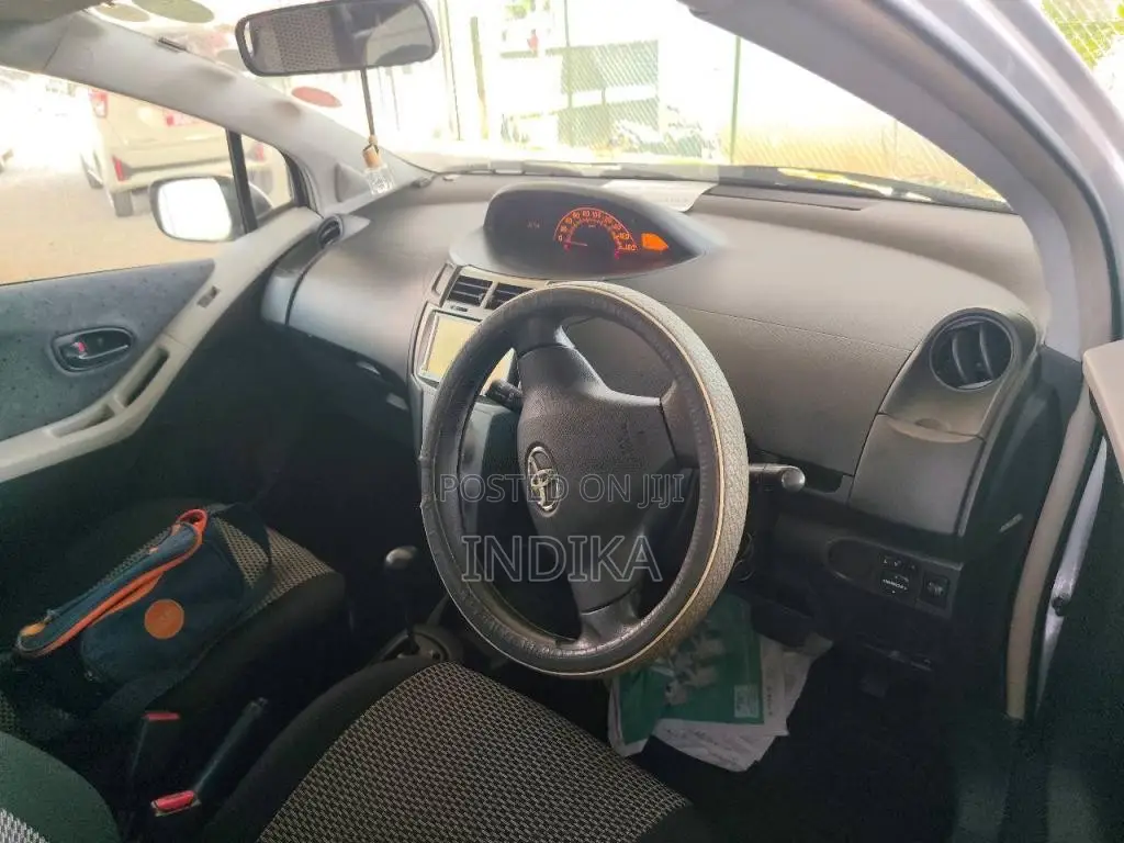 Toyota Vitz 2009 Car (Used)