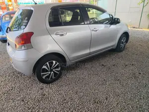 Toyota Vitz 2009 Car (Used)