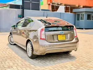 Toyota Prius 2014 Car (Used)