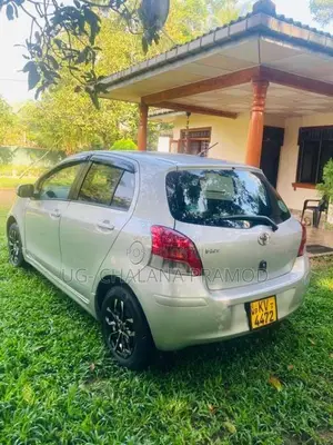 Toyota Vitz 2010 Car (Used)