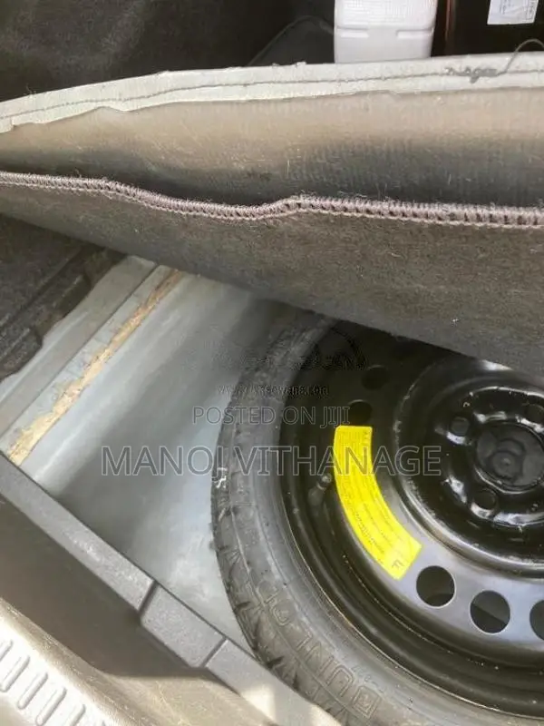 Toyota Axio 2013 Car (Used)