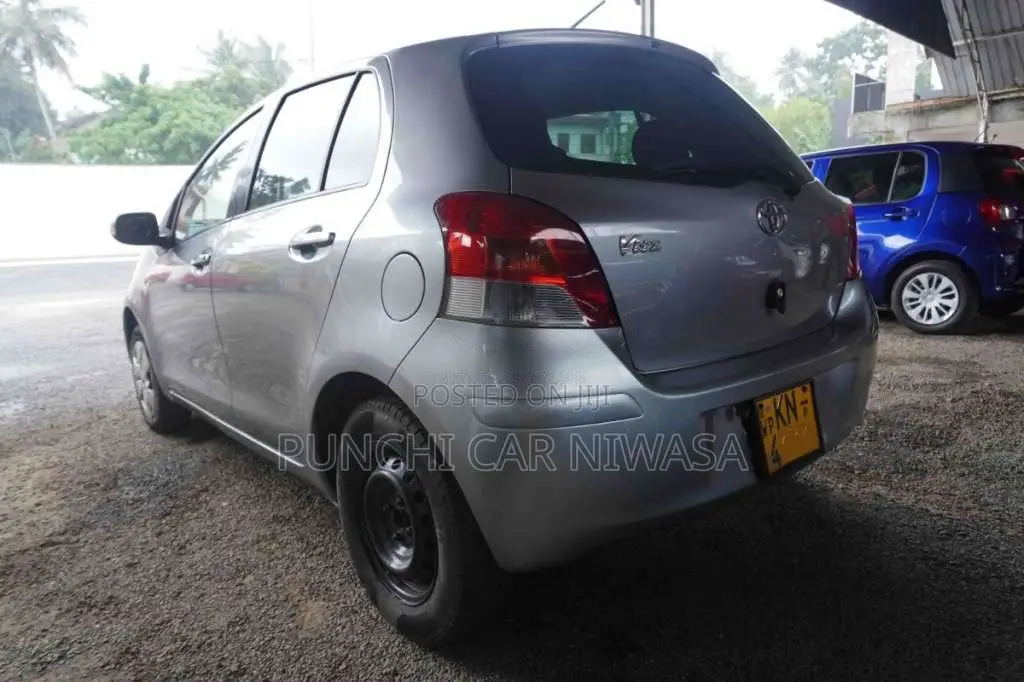 Toyota Vitz 2008 Car (Used)