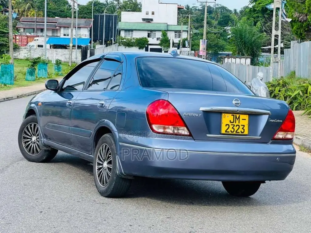 Nissan N16 2004 Car (Used)