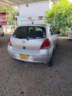 Toyota Vitz 2009 Car (Used)