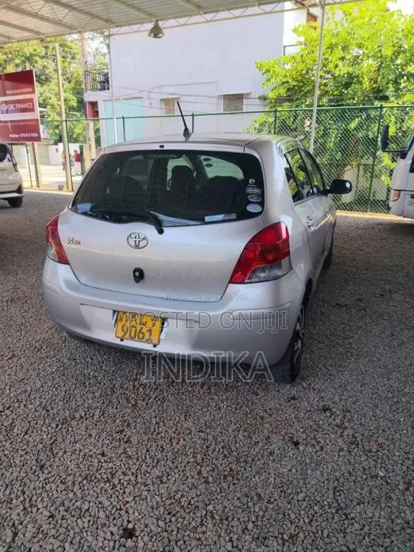 Toyota Vitz 2009 Car (Used)