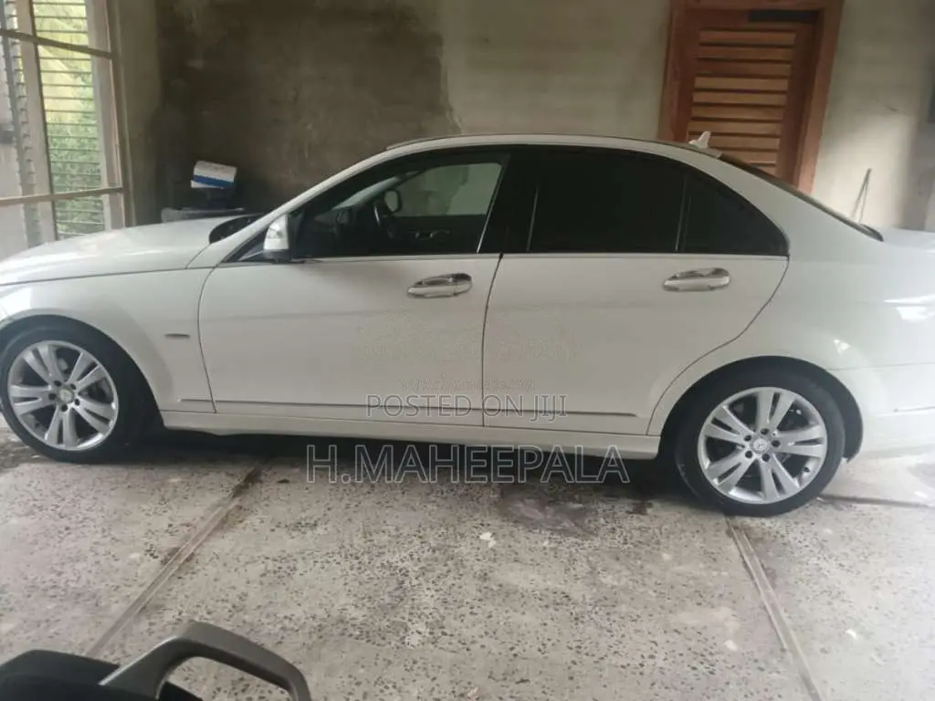 Mercedes-Benz C200 2010 Car (Used)