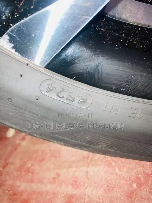 Toyota Vitz 2010 Car (Used)