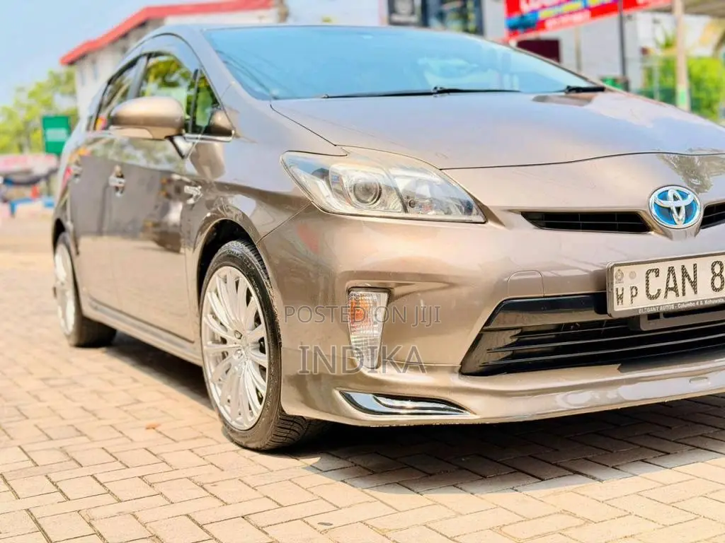 Toyota Prius 2014 Car (Used)