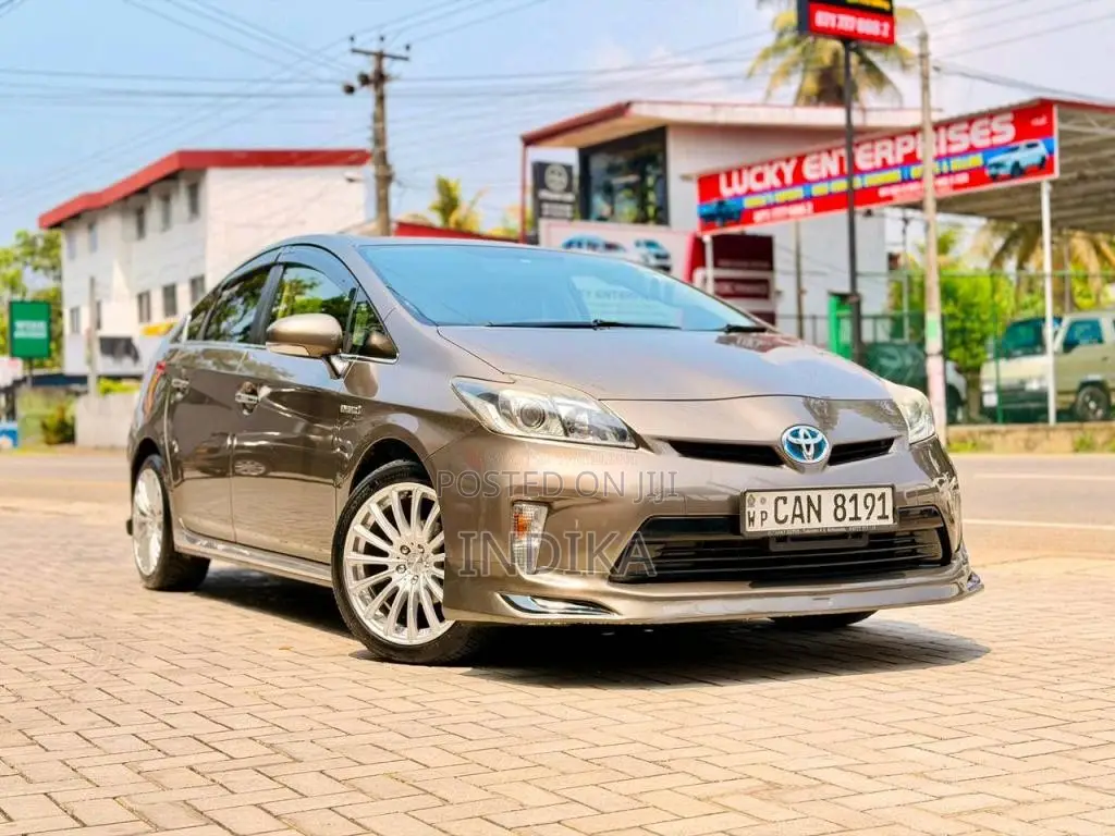 Toyota Prius 2014 Car (Used)