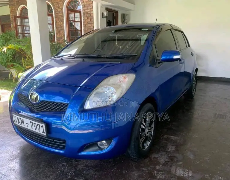 Toyota Vitz 2008 Car (Used)