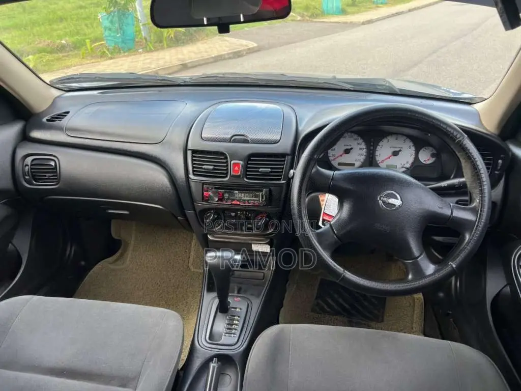 Nissan N16 2004 Car (Used)