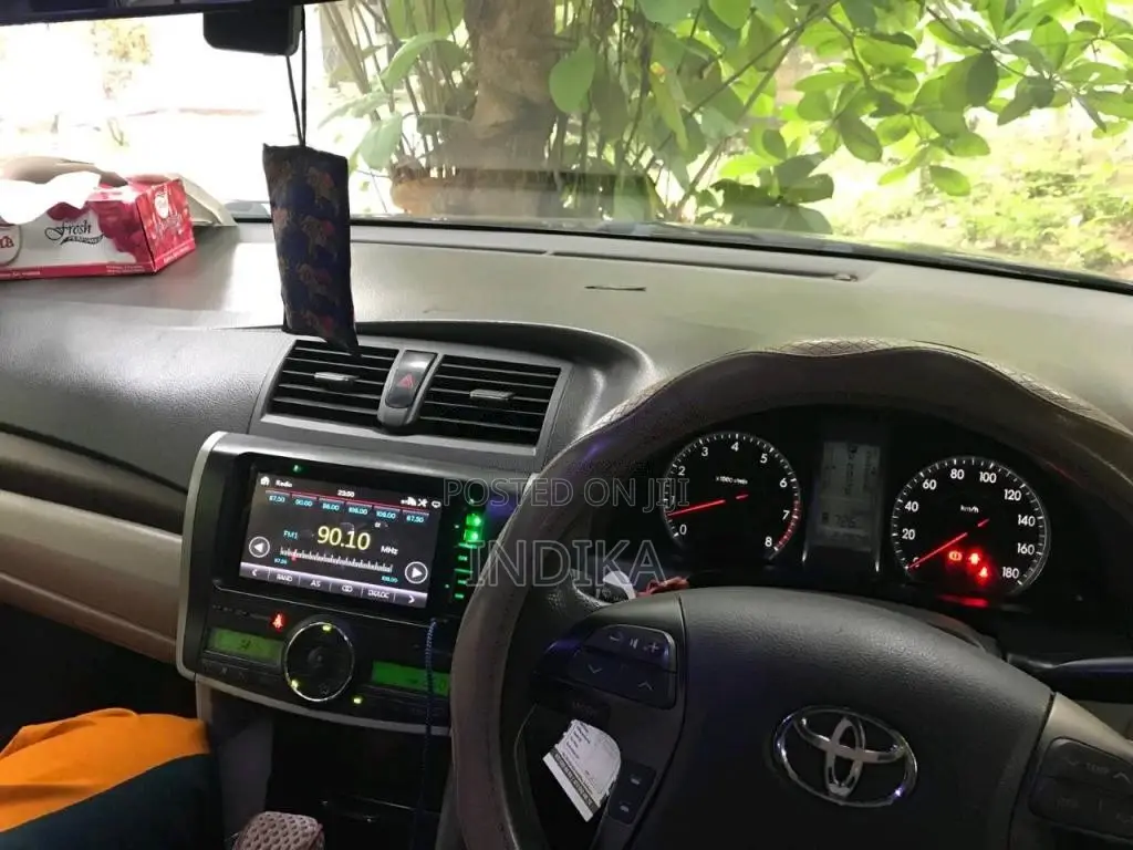 Toyota Prius 2014 Car (Used)