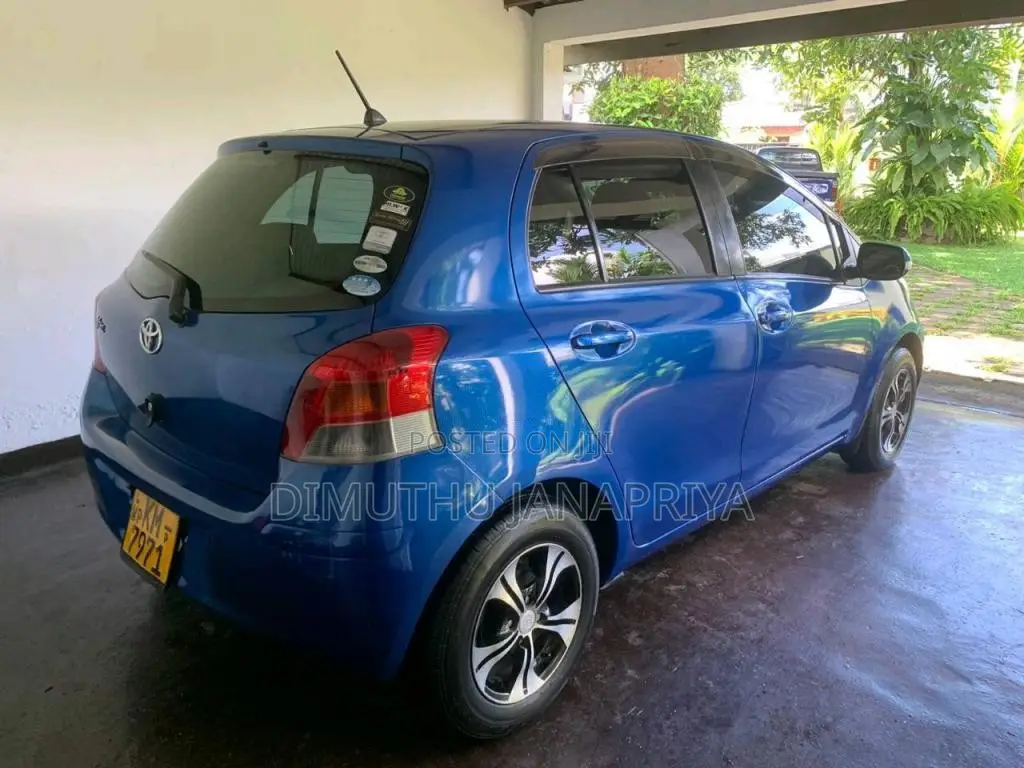 Toyota Vitz 2008 Car (Used)
